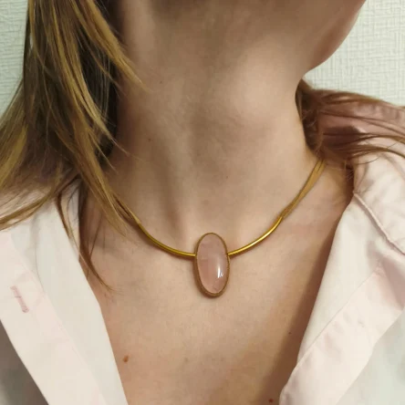 Розовая линза